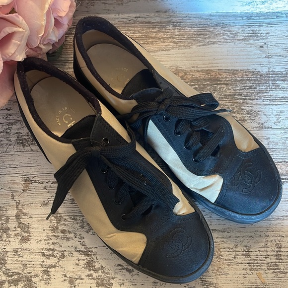 Vintage Chanel Sneakers - Picture 15 of 15
